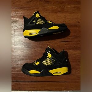 Thunder Air Jordan 4 ONLY WORN TWICE JUST LIKE NEW